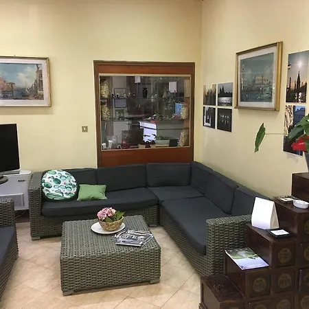 Primavera Hotel 2*