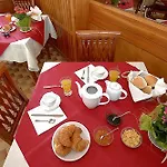 Primavera Hotel 2*