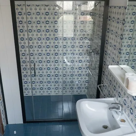Primavera Hotel 2*