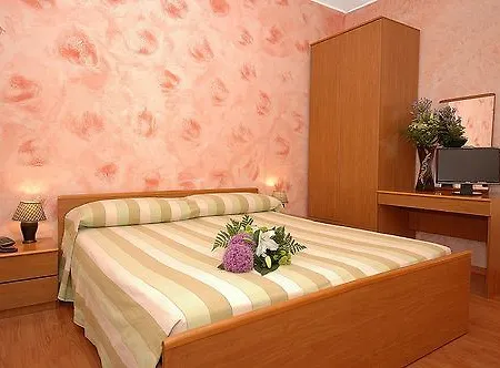 Отель Primavera 2*